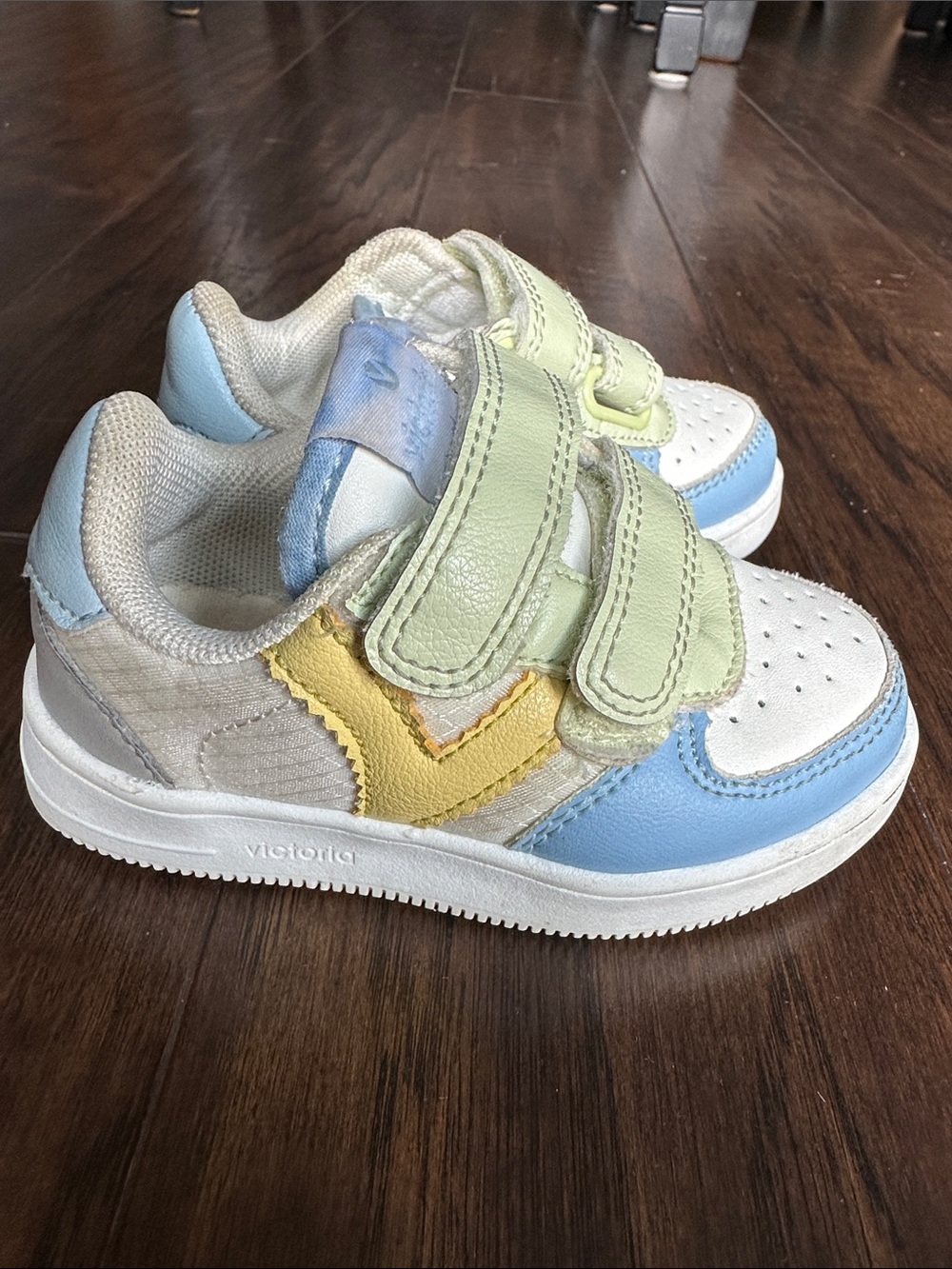 Victoria toddler Kids Pastel Multi-Color Velcro Sneakers